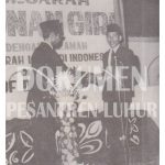 3. Resepsi Serah Terima Naskah Sejarah Sunan Giri tahun 1973. Ketua Lembaga Riset Islam Pesantren Luhur Malang (Bapak Drs