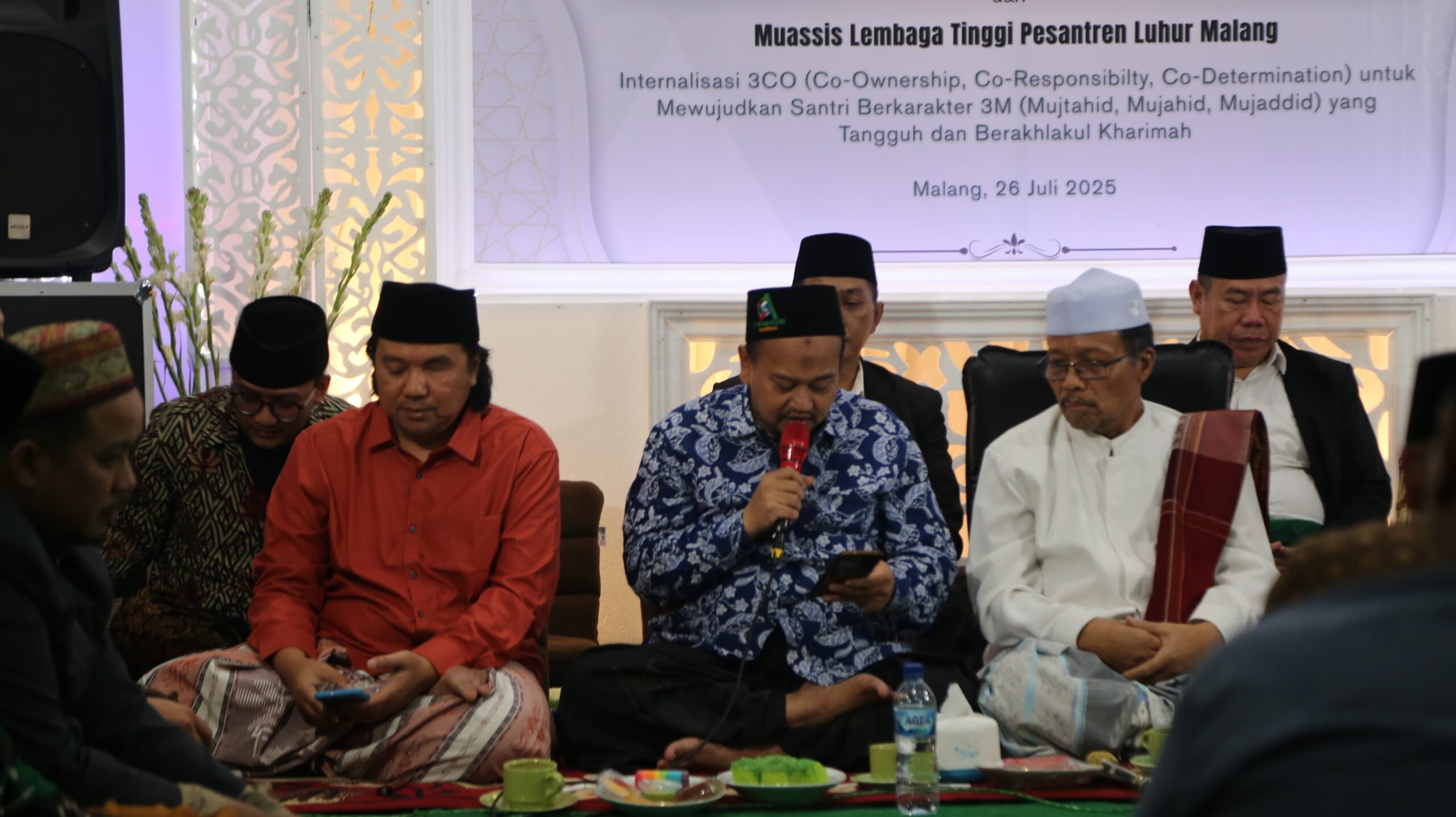 Sambutan  oleh Kyai Abdul Wahab ayahya S.Pd.I selaku pengasuh PP. Bahrul Ulum